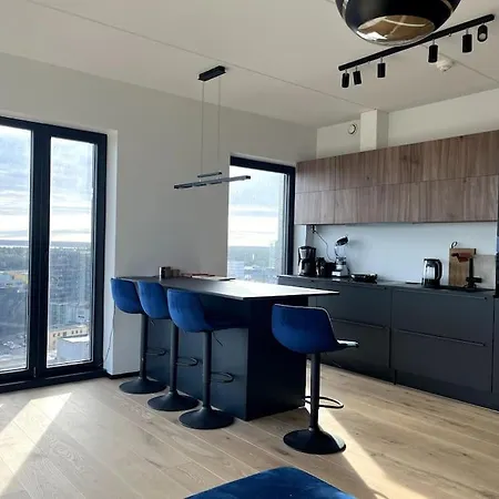 Exclusive Penthouse On 18th Floor! Apartment