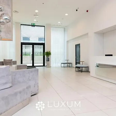 Exclusive Penthouse On 18th Floor! Apartment